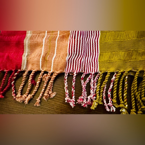 NWT Boutique Poncho Serape Handwoven embroidered Lobos Del Mar - Picture 6 of 13